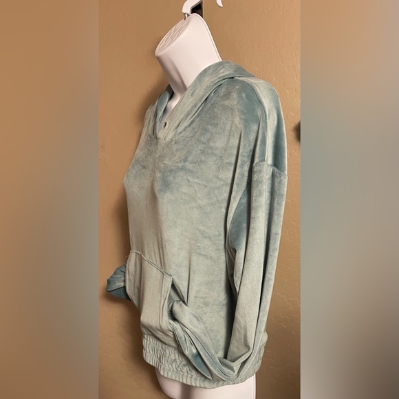 Cute Weekend Edition Pullover - Picture 3 of 8